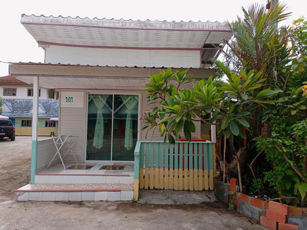 坎亚纳度假酒店 素叻他尼 外观 照片